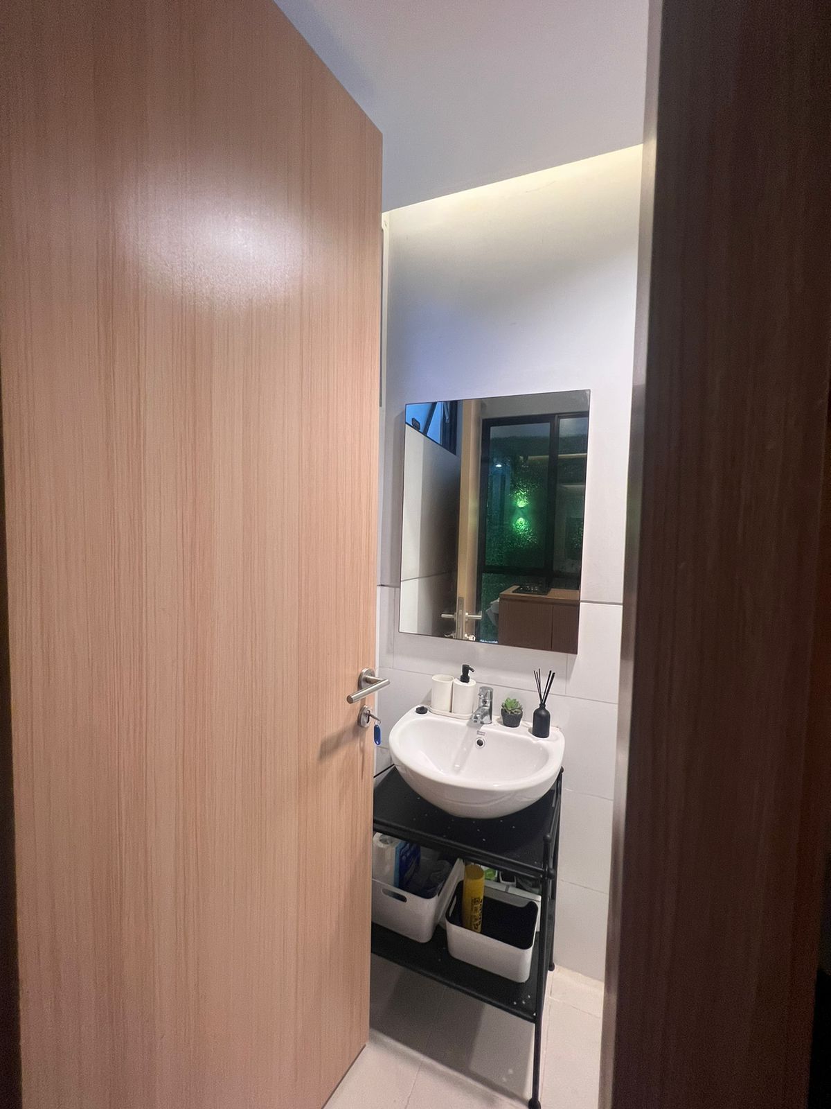 1c72578b-0173-46fb-b6e7-5b9c082cdc63 - Evi Rosalina