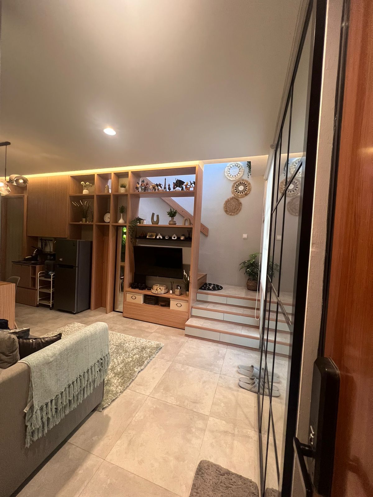 2c4c8be2-0eec-40e8-ba20-92fc3fa1add5 - Evi Rosalina