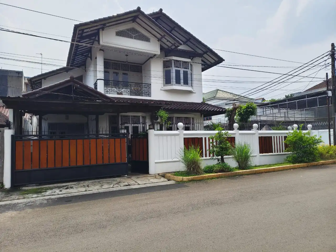 Rumah Hook di Perumahan Duren Sawit Baru Jakarta Timur