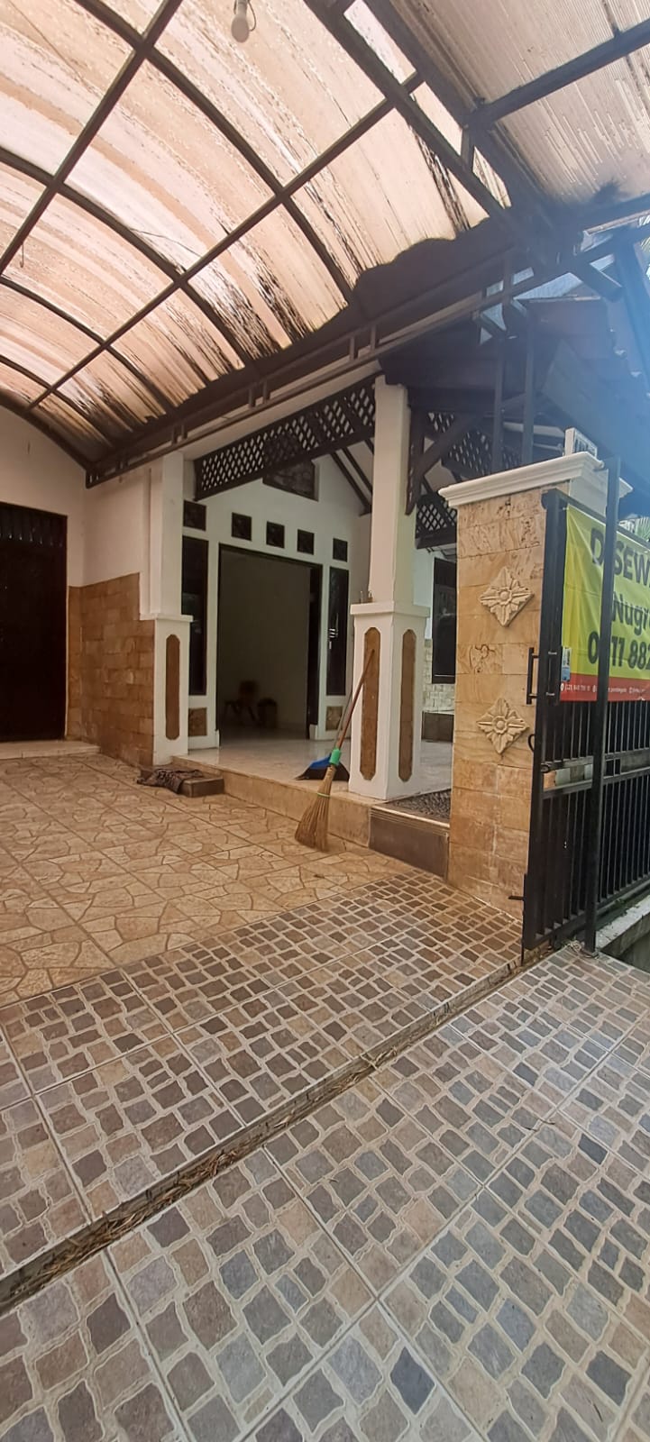 28c6c08b-480d-486e-ac54-8d9ce3905de6 - Berliana Erasky