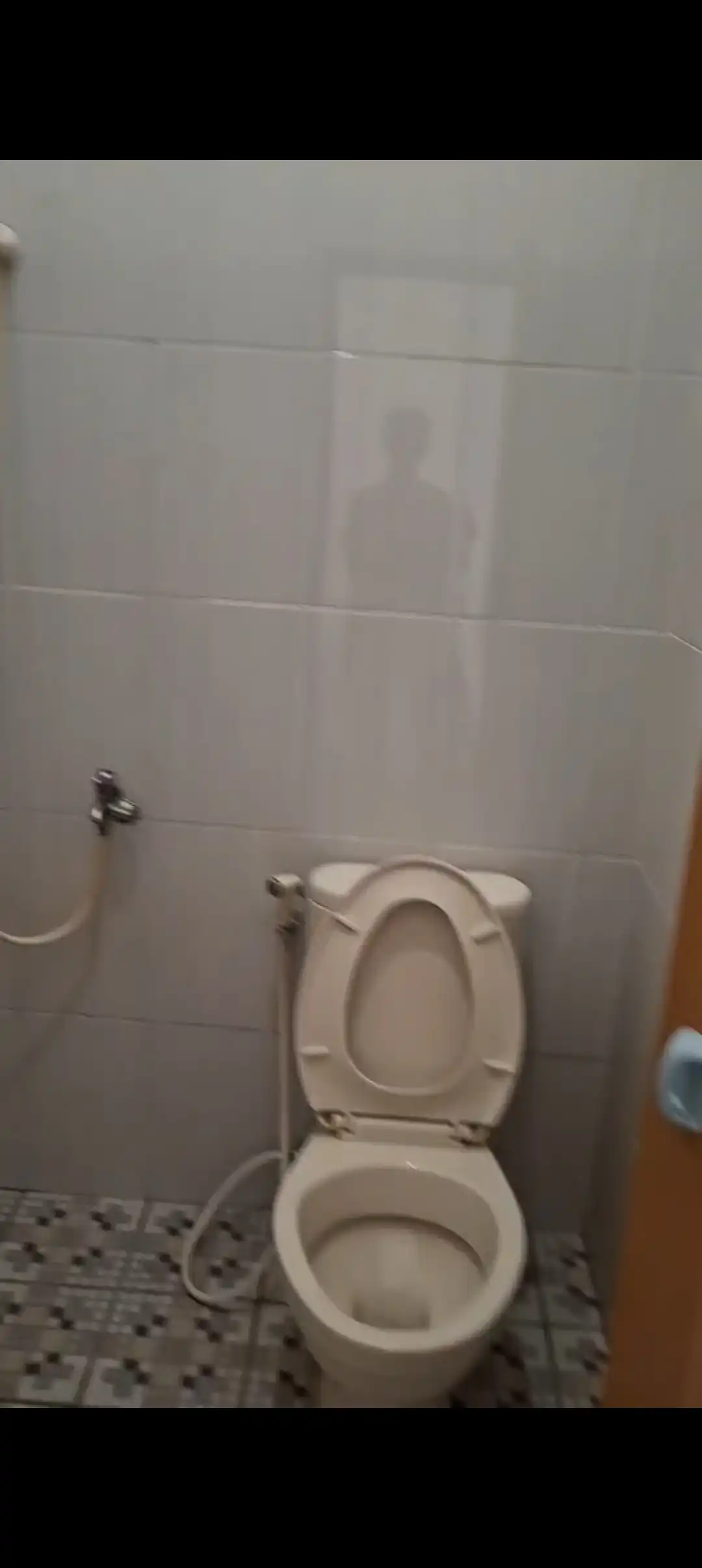 00fc15f9-00f6-4b1e-8beb-22cbdf116663