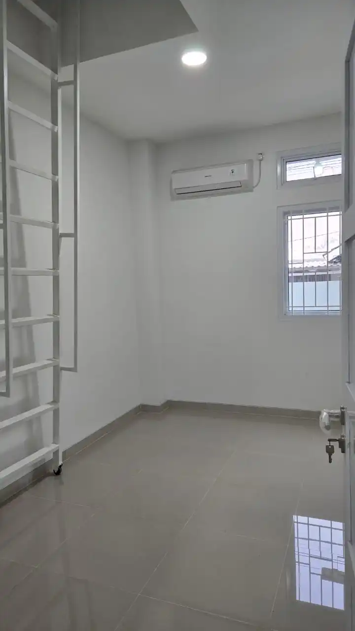 9f063903-0a4d-4b6c-841e-e4e6330139f8