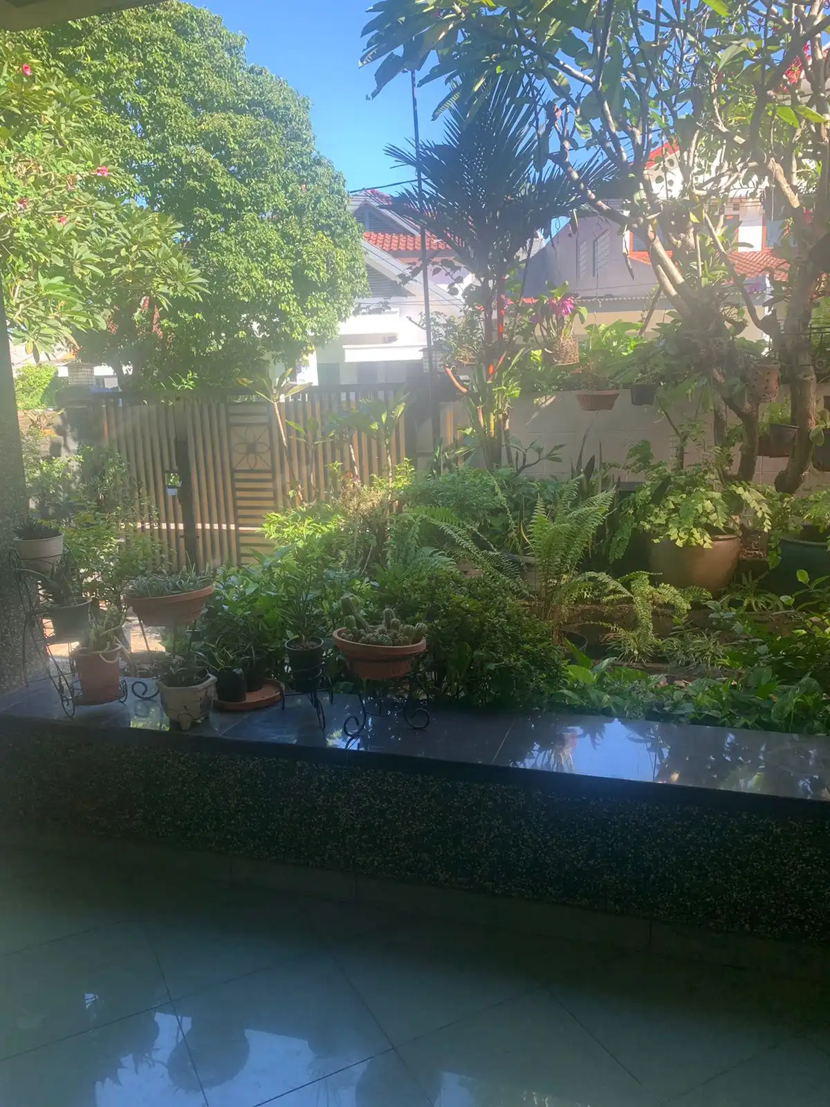 b2001f73-e13f-4c87-abaa-17f9b7897281