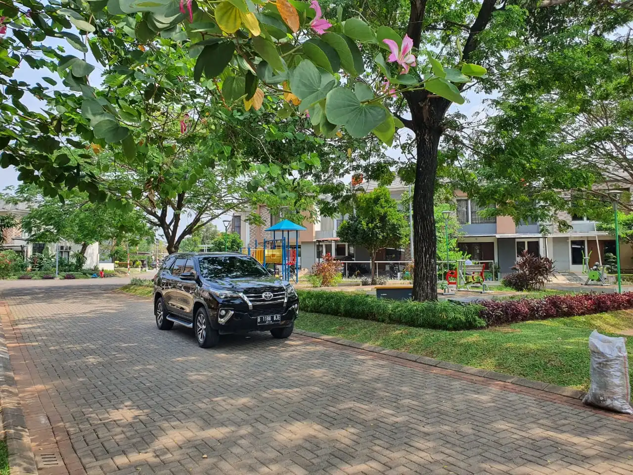 e5858353-4b2b-4e7b-a1f5-2be0af729b44