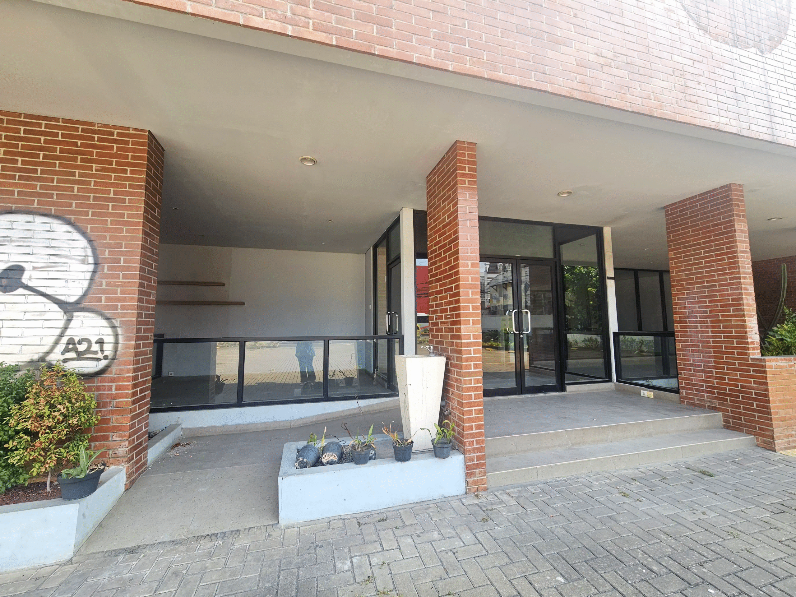 fb4573dd-698d-41e9-a490-87c892aed7f3