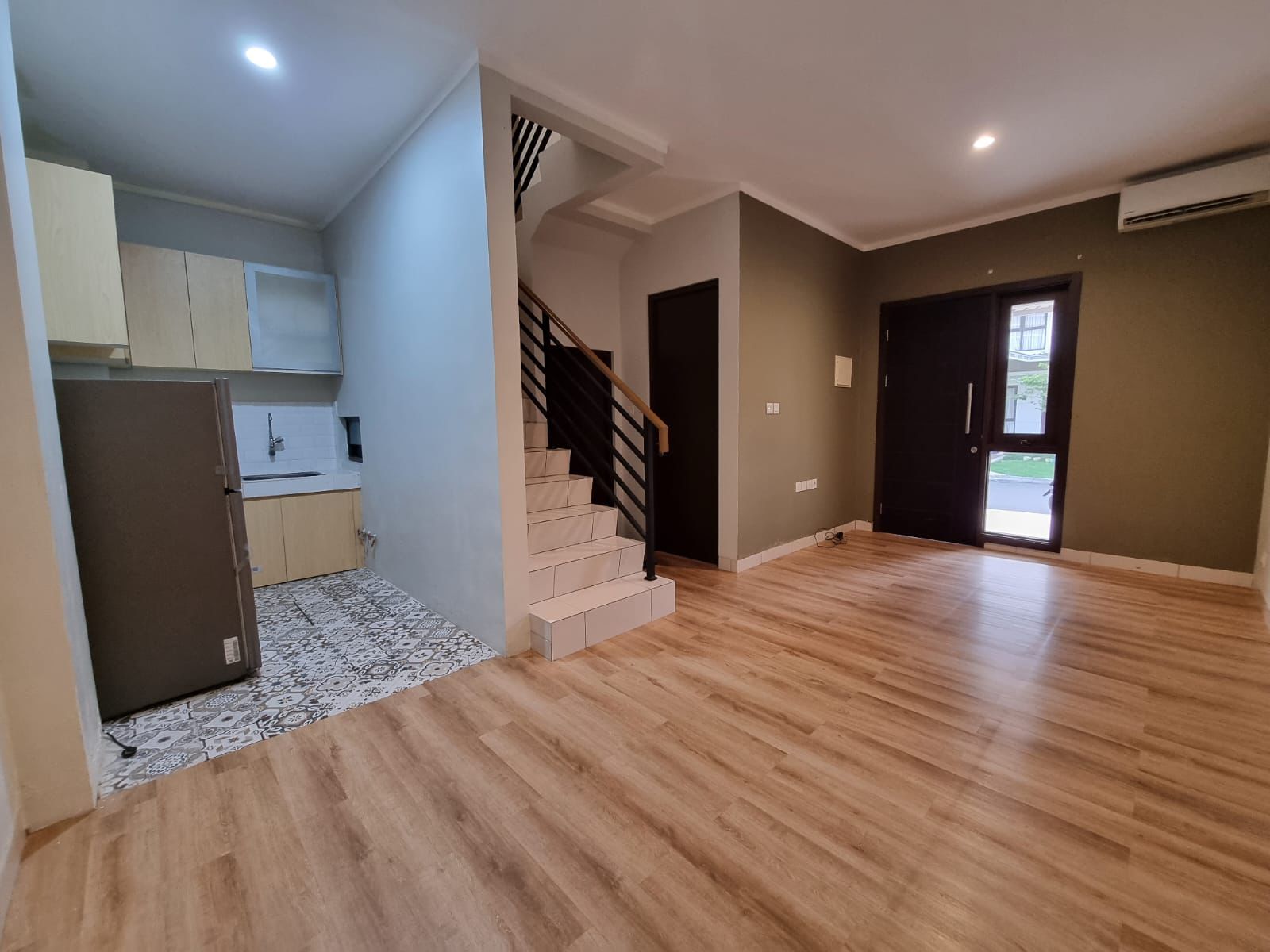 WhatsApp Image 2025-11-19 at 09.43.46