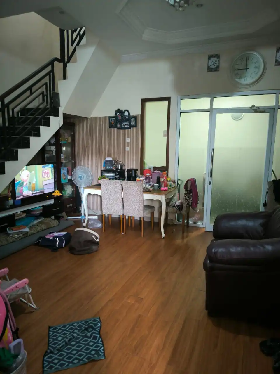 f6e8fb61-7534-4173-b272-3aef6442d9a4