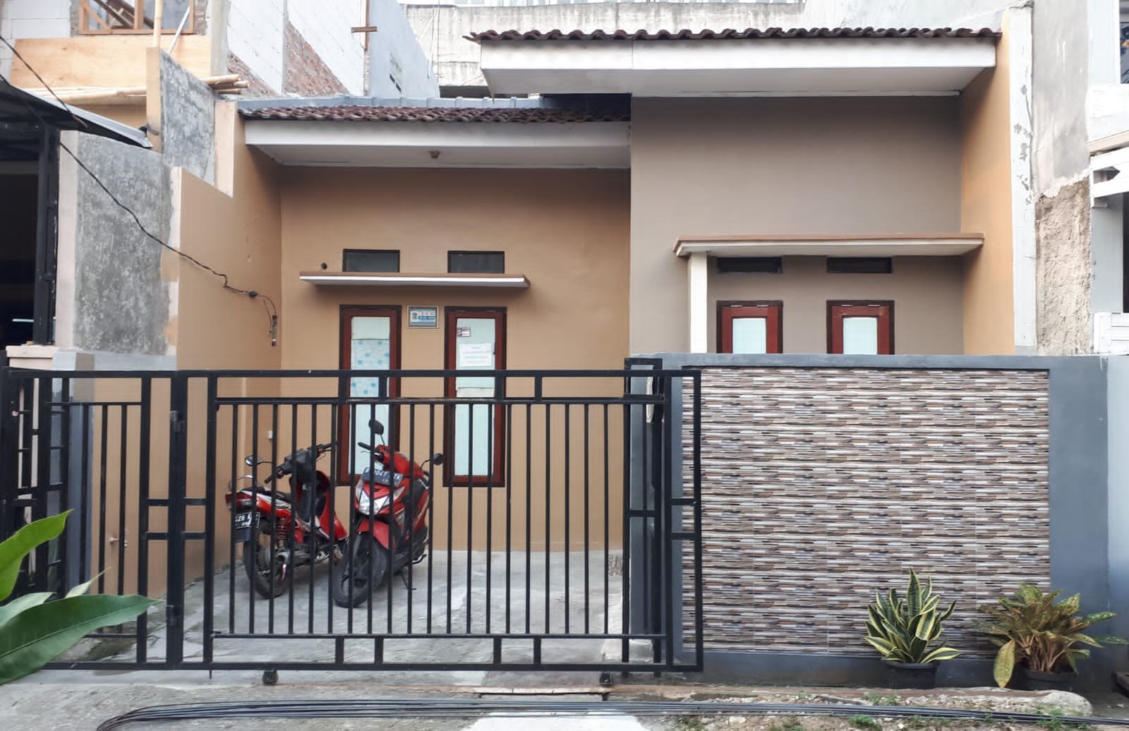 540B7C8F-0FCF-499F-89C7-5E3B952B82EF-Galuh-Utami